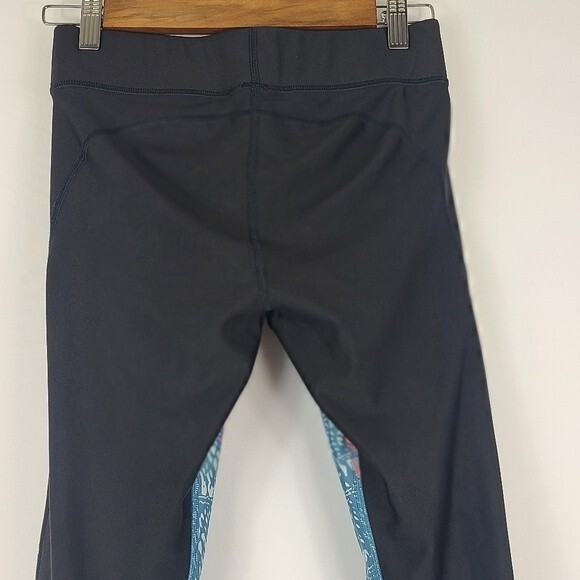 Under Armour Womens HeatGear Compression Capri Leggin Size Medium - Picture 9 of 15